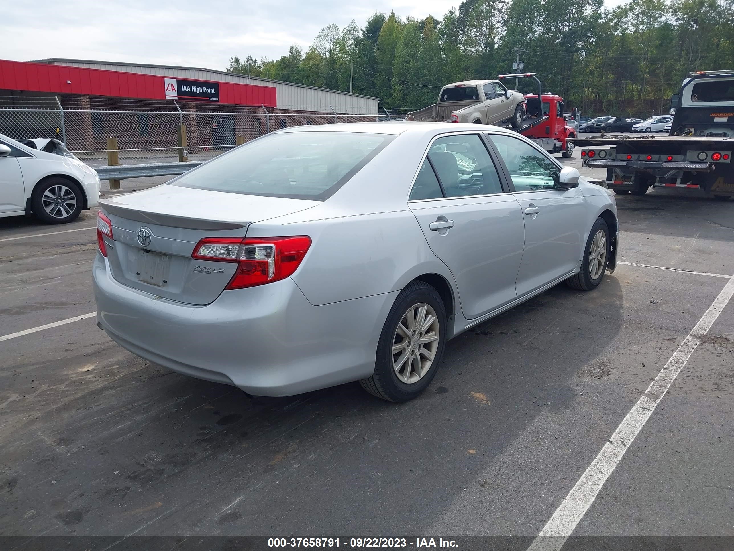 Photo 3 VIN: 4T1BF1FK4DU264970 - TOYOTA CAMRY 