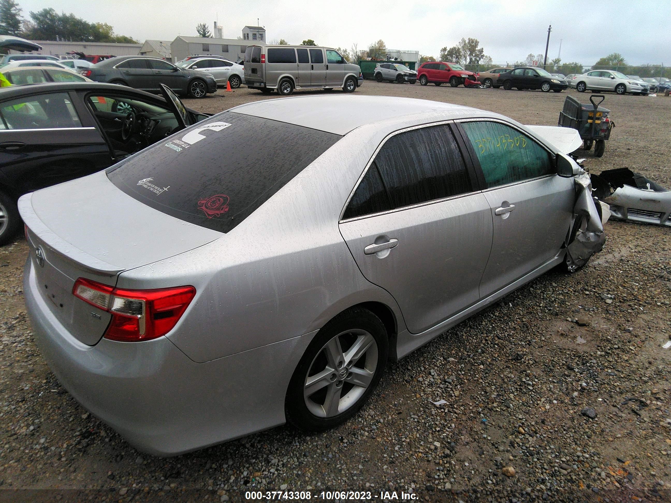 Photo 3 VIN: 4T1BF1FK4DU291778 - TOYOTA CAMRY 