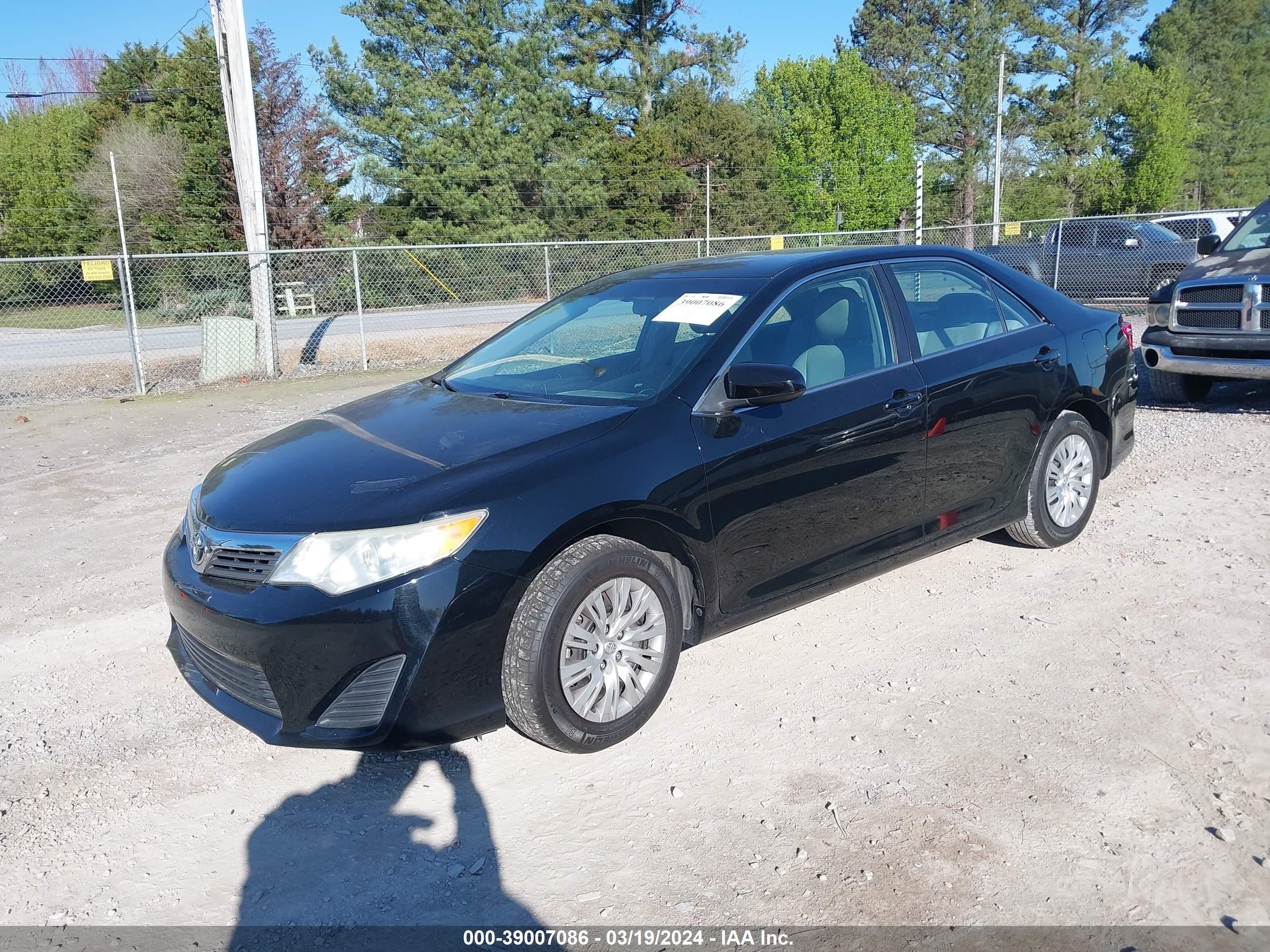 Photo 1 VIN: 4T1BF1FK4DU646660 - TOYOTA CAMRY 