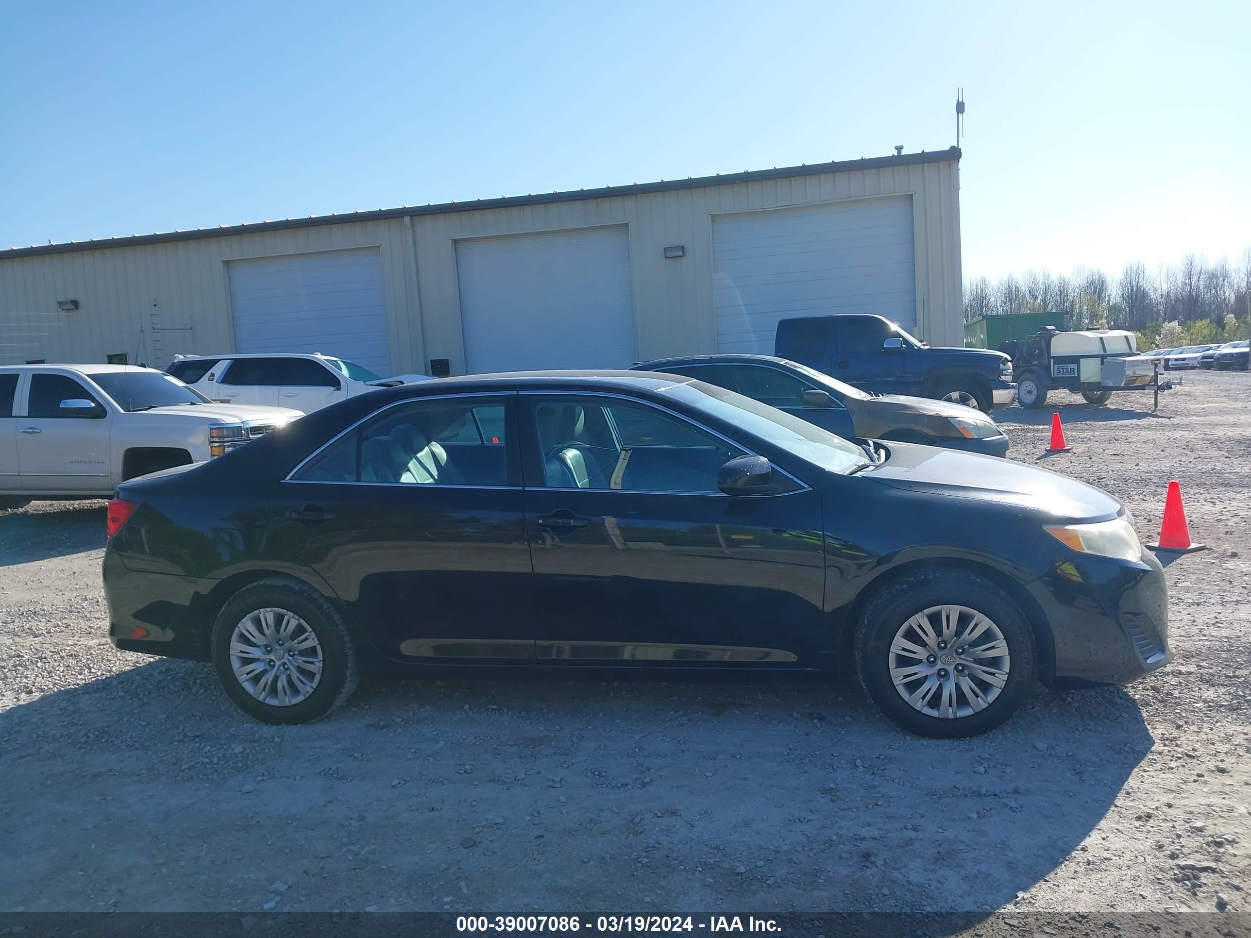 Photo 12 VIN: 4T1BF1FK4DU646660 - TOYOTA CAMRY 