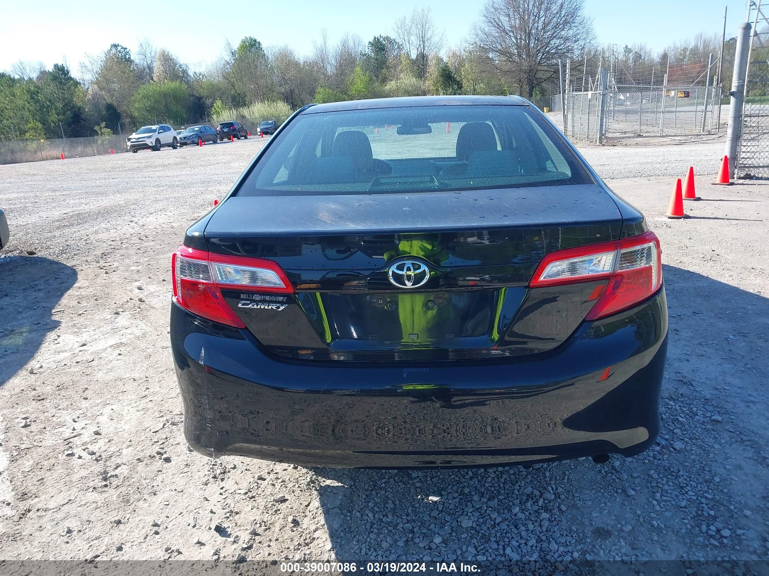 Photo 15 VIN: 4T1BF1FK4DU646660 - TOYOTA CAMRY 