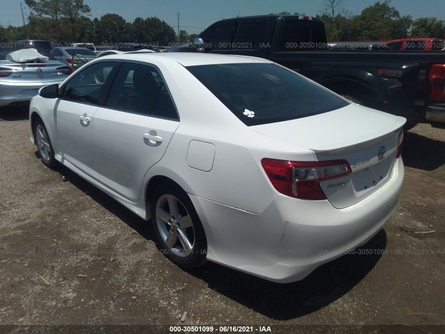 Photo 2 VIN: 4T1BF1FK4DU675821 - TOYOTA CAMRY 