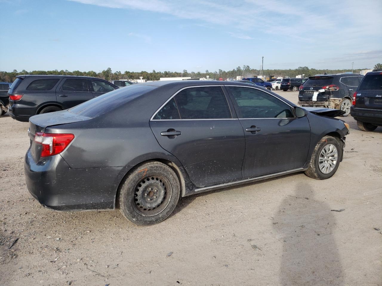 Photo 2 VIN: 4T1BF1FK4DU694207 - TOYOTA CAMRY 