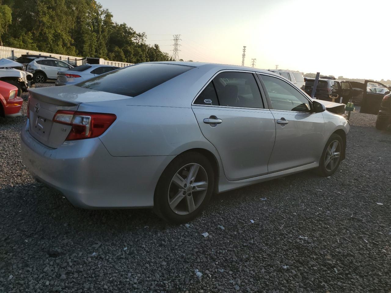 Photo 2 VIN: 4T1BF1FK4EU450560 - TOYOTA CAMRY 