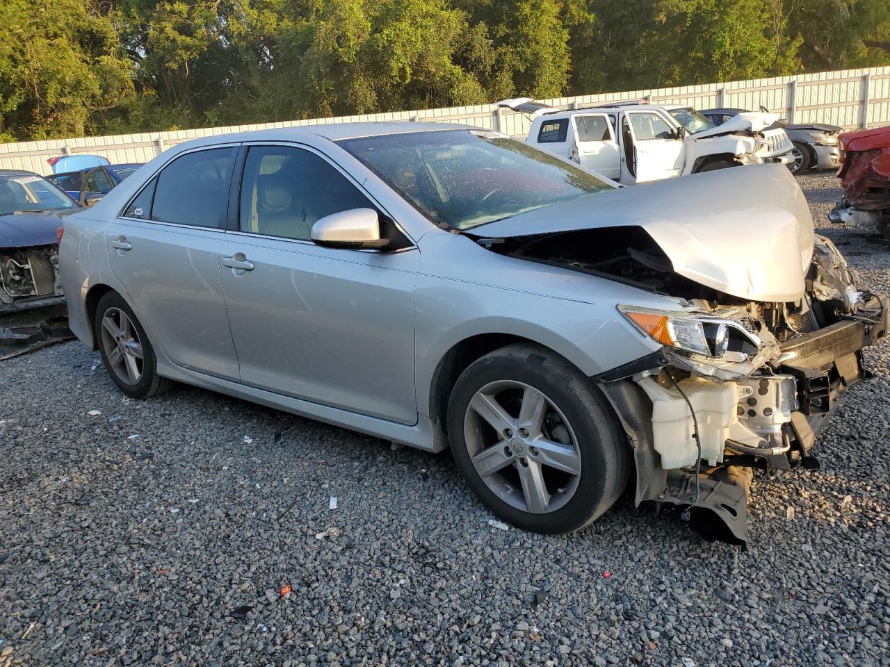 Photo 3 VIN: 4T1BF1FK4EU450560 - TOYOTA CAMRY 