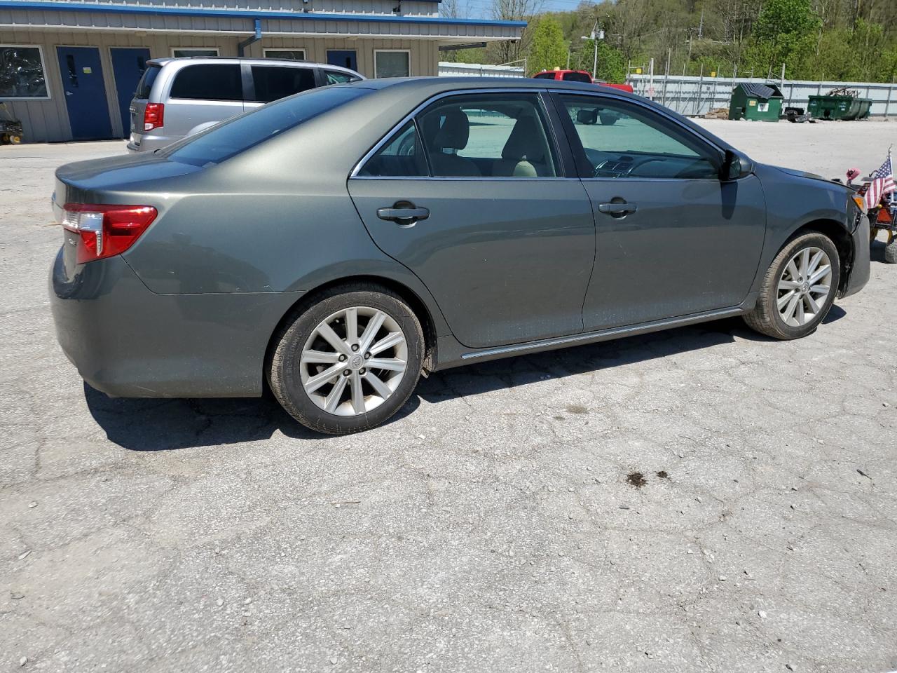 Photo 2 VIN: 4T1BF1FK4EU728261 - TOYOTA CAMRY 