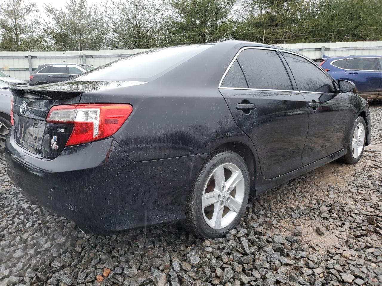 Photo 2 VIN: 4T1BF1FK4EU811950 - TOYOTA CAMRY 