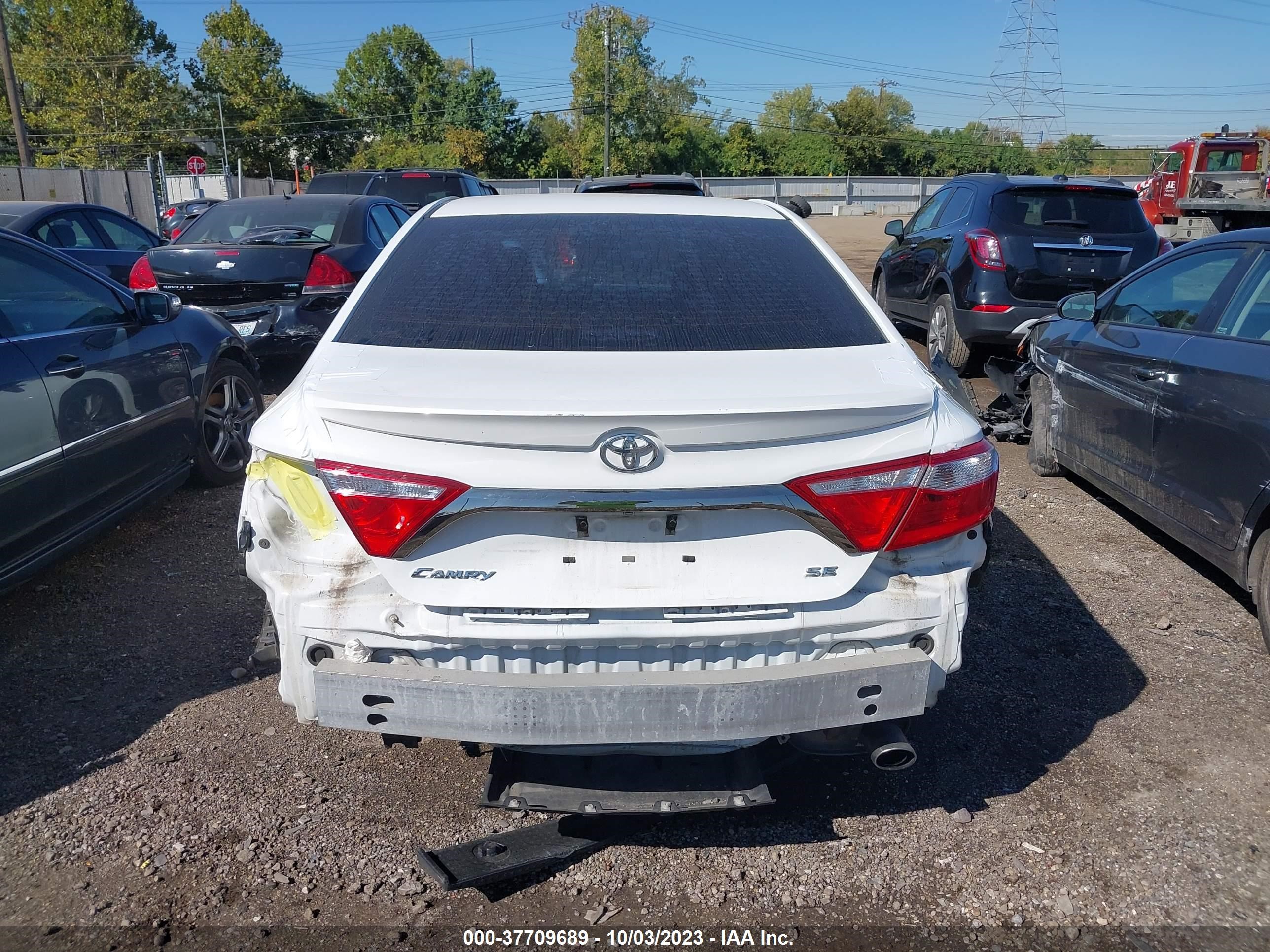 Photo 16 VIN: 4T1BF1FK4FU952017 - TOYOTA CAMRY 