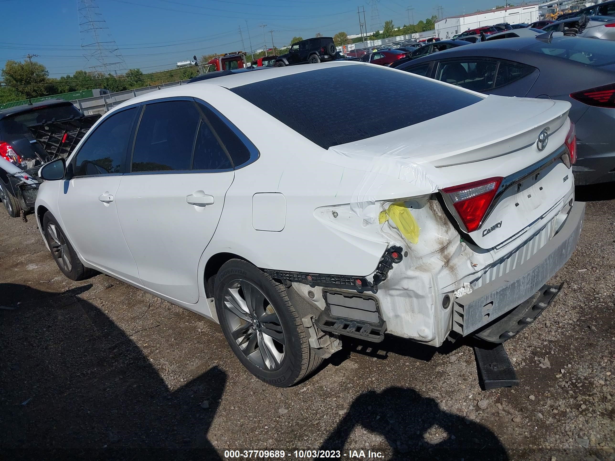 Photo 2 VIN: 4T1BF1FK4FU952017 - TOYOTA CAMRY 