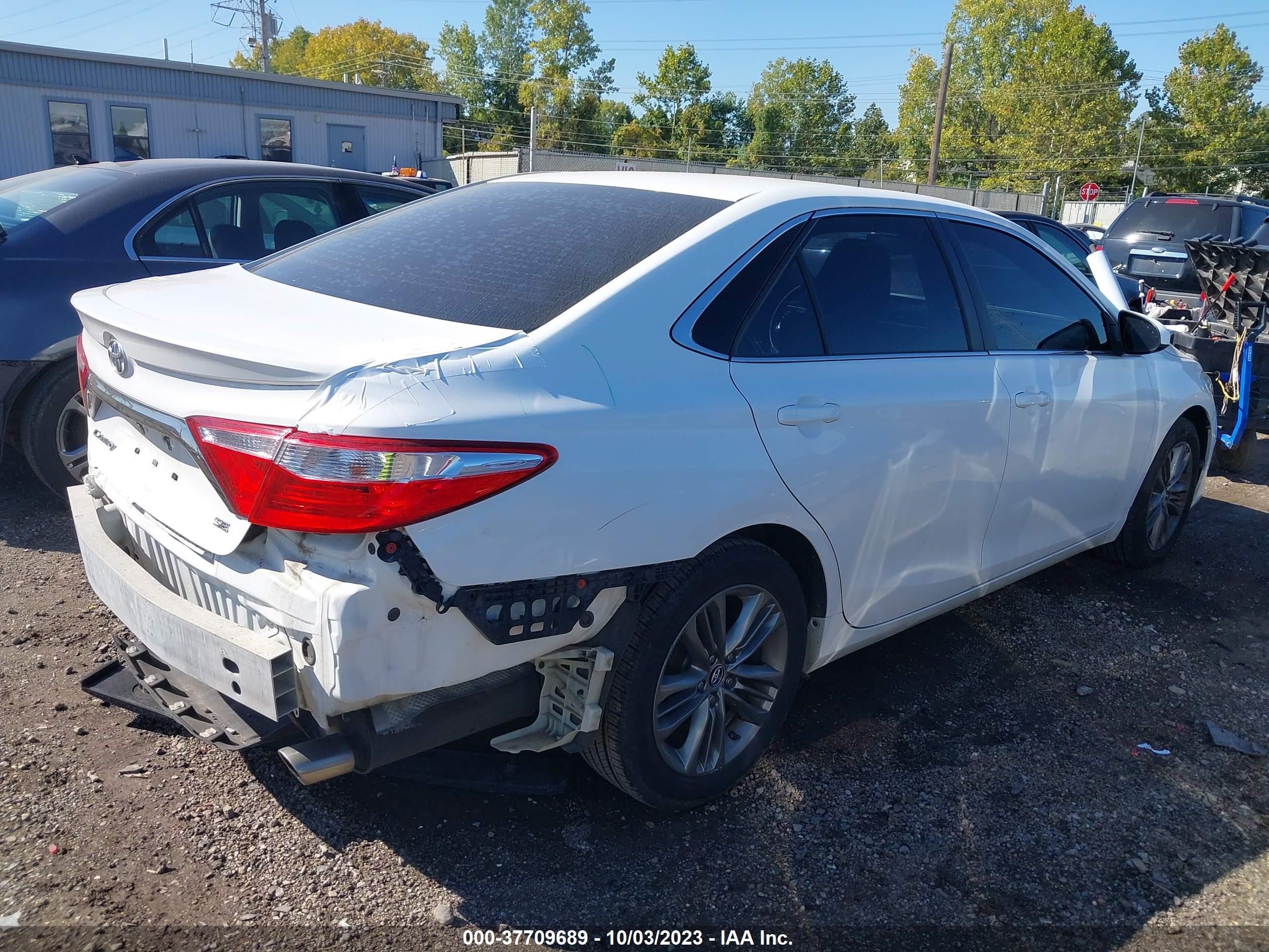 Photo 3 VIN: 4T1BF1FK4FU952017 - TOYOTA CAMRY 