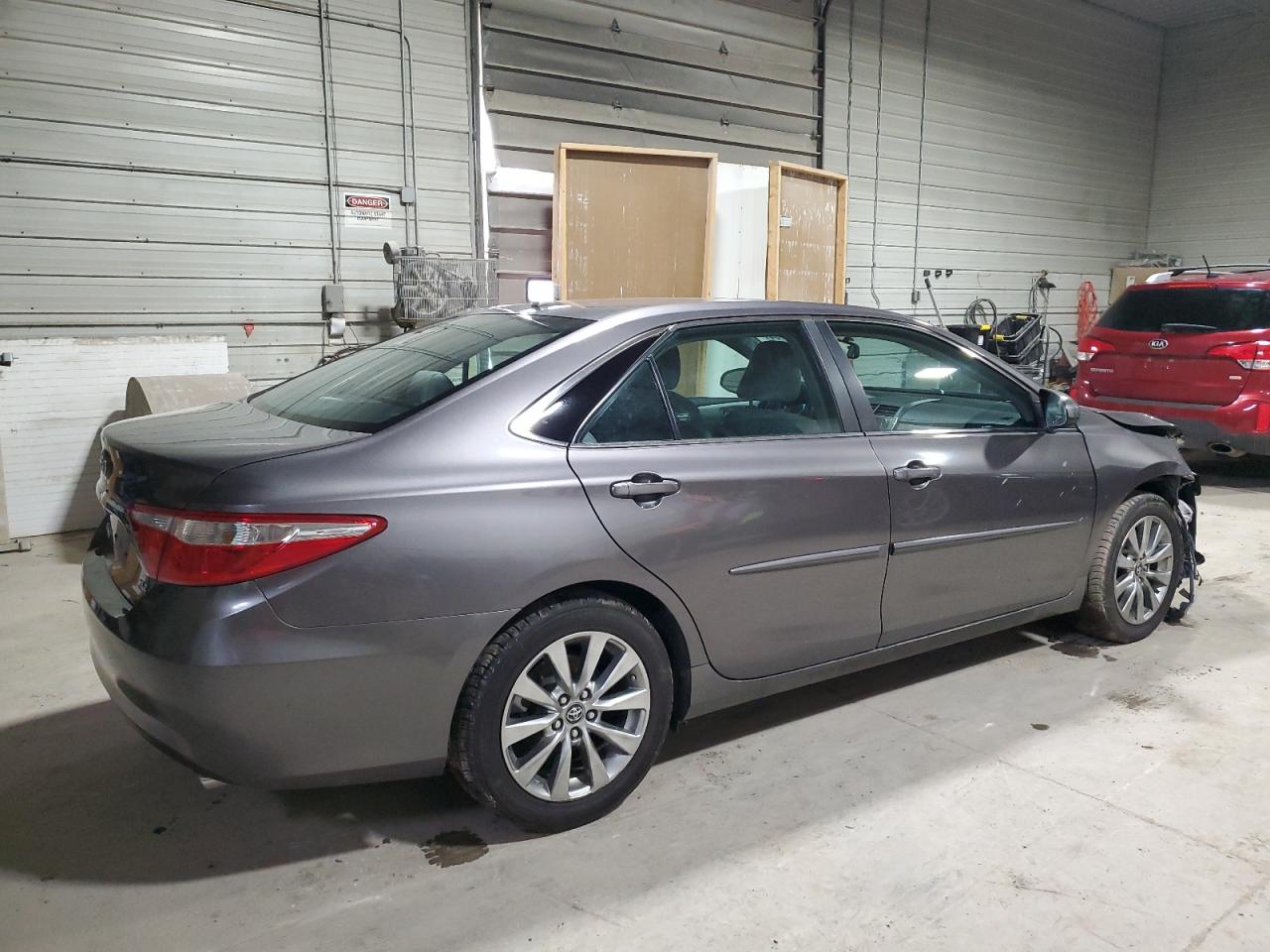 Photo 2 VIN: 4T1BF1FK4GU610228 - TOYOTA CAMRY 