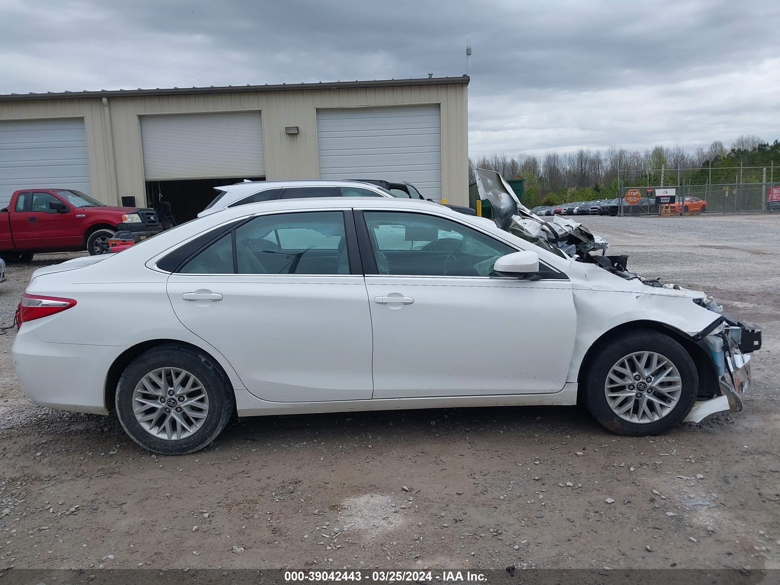 Photo 12 VIN: 4T1BF1FK4HU723131 - TOYOTA CAMRY 