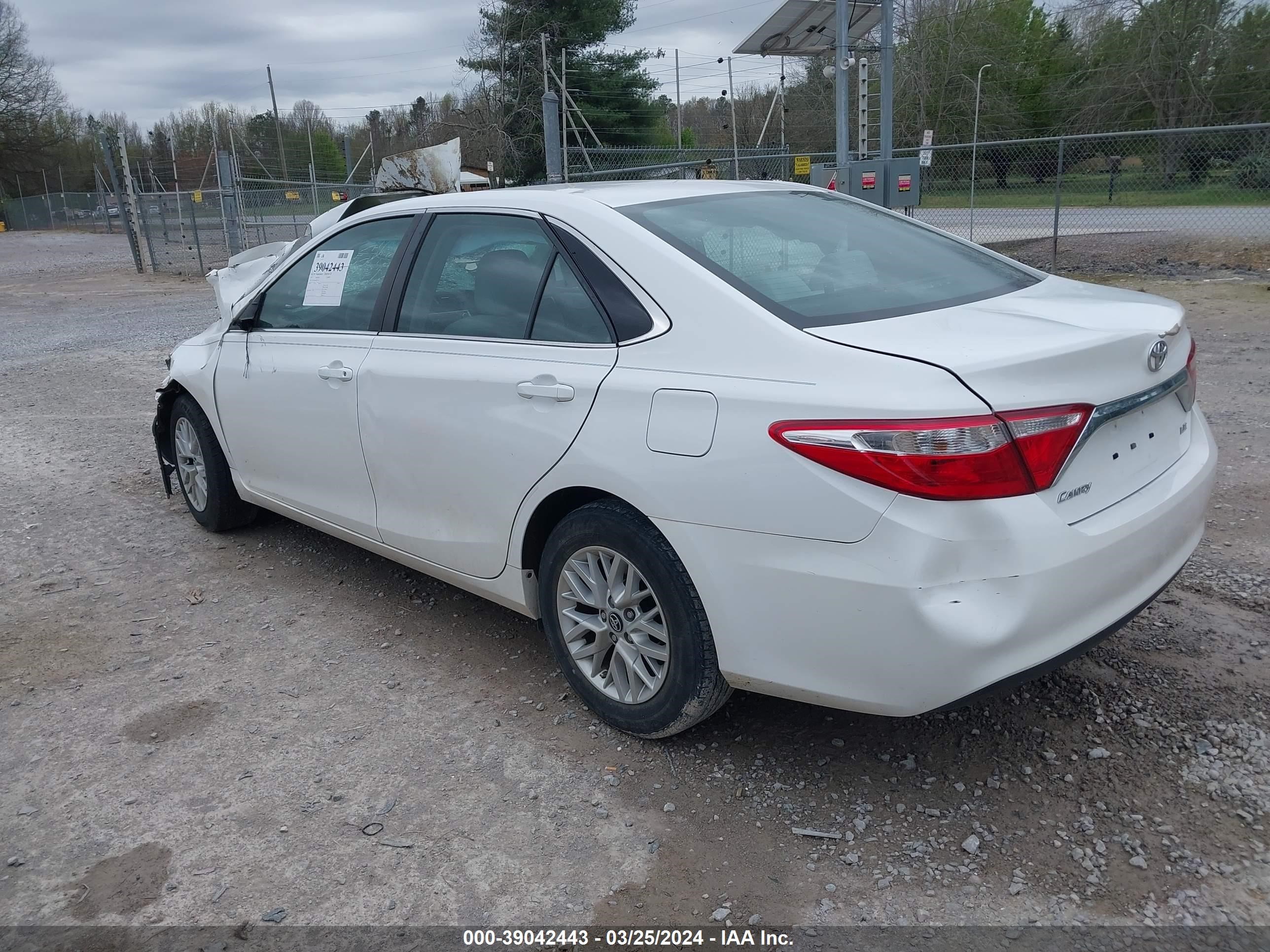 Photo 2 VIN: 4T1BF1FK4HU723131 - TOYOTA CAMRY 