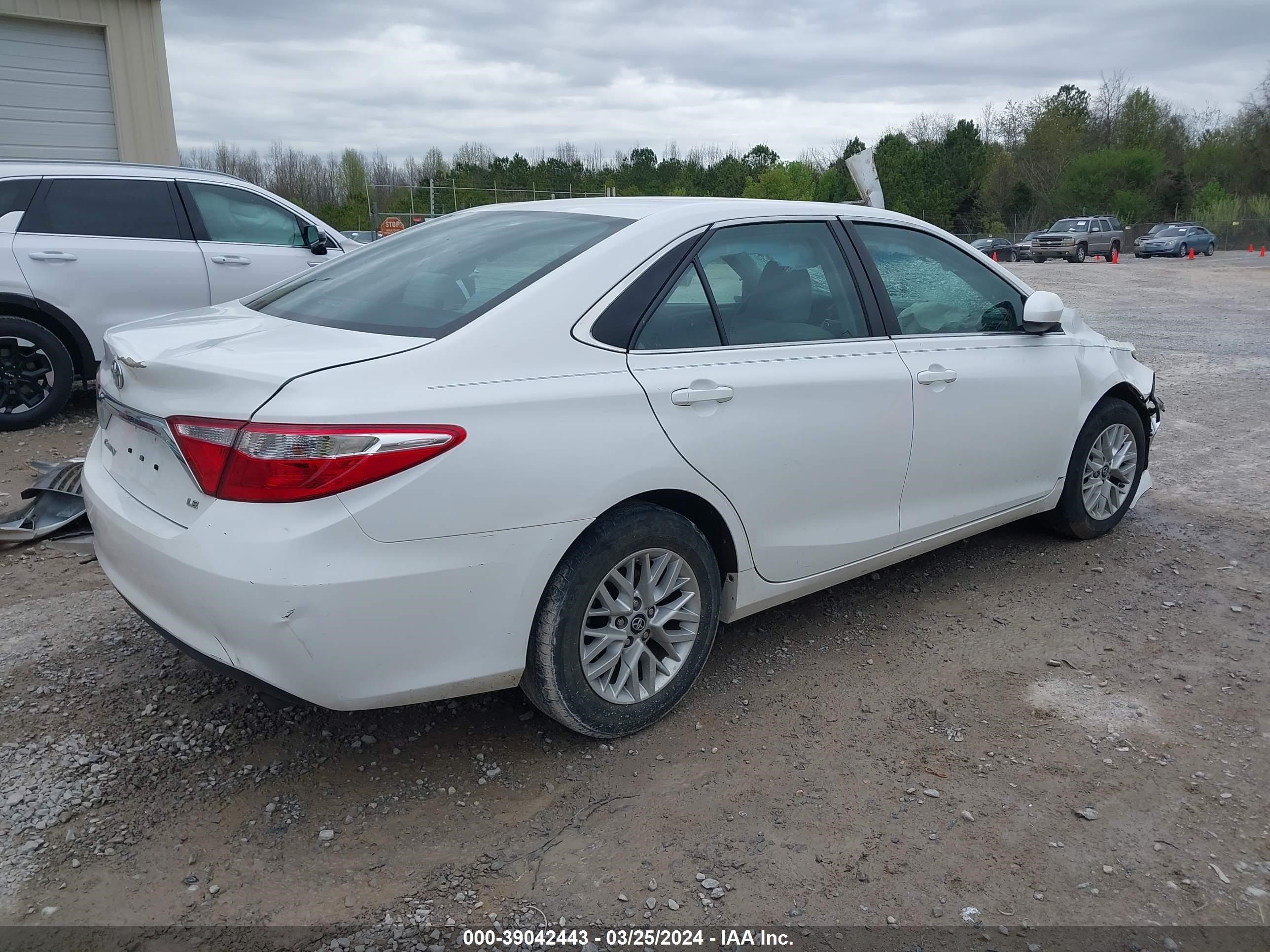 Photo 3 VIN: 4T1BF1FK4HU723131 - TOYOTA CAMRY 