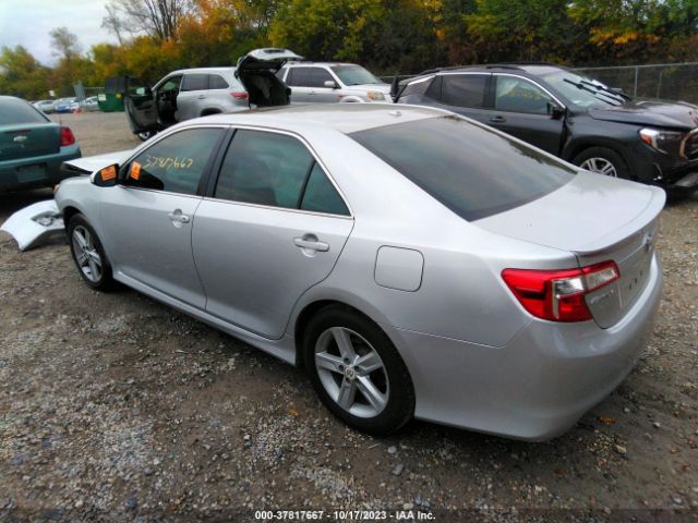 Photo 2 VIN: 4T1BF1FK5CU043585 - TOYOTA CAMRY 