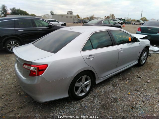 Photo 3 VIN: 4T1BF1FK5CU043585 - TOYOTA CAMRY 