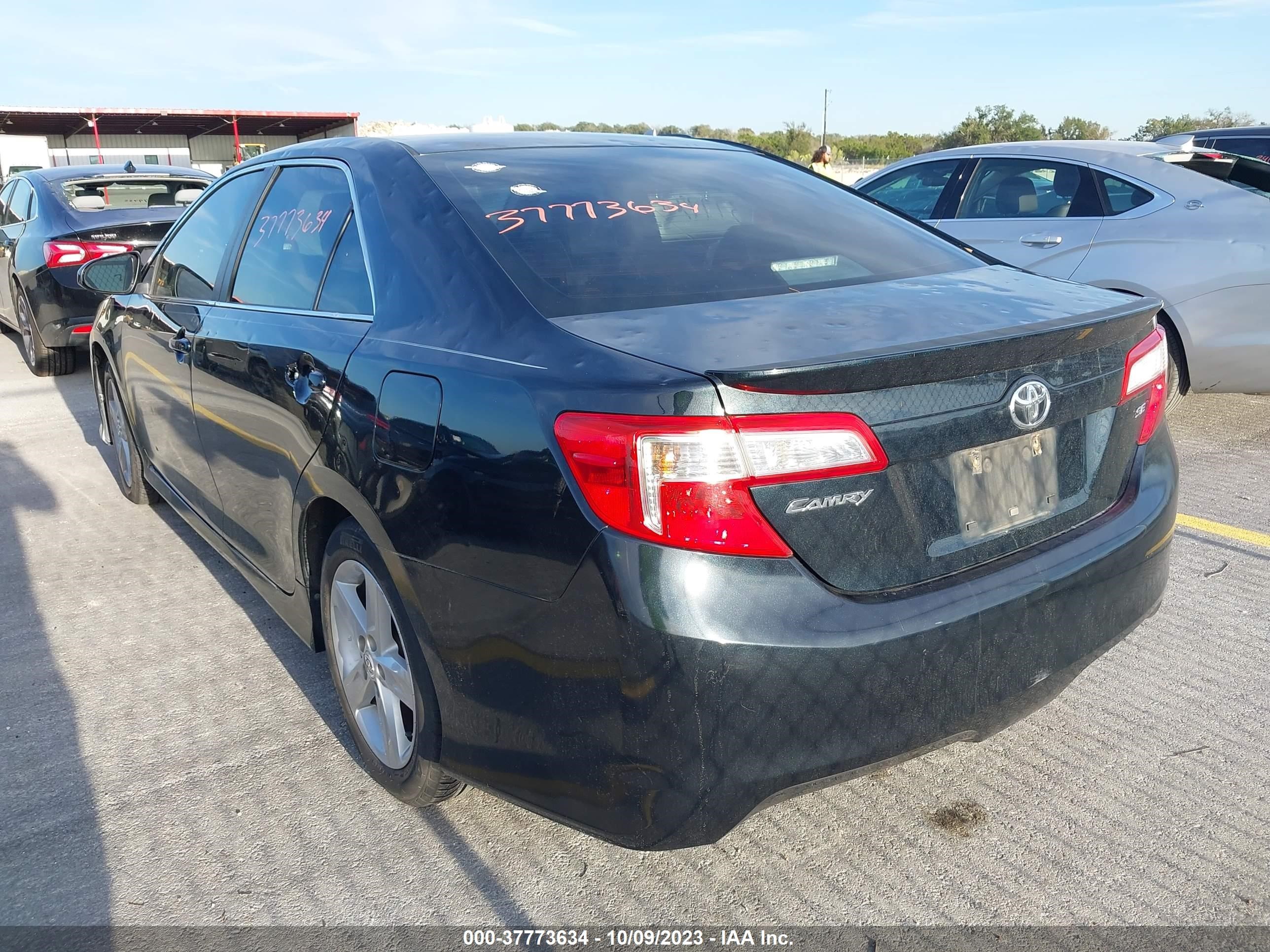 Photo 2 VIN: 4T1BF1FK5CU584796 - TOYOTA CAMRY 