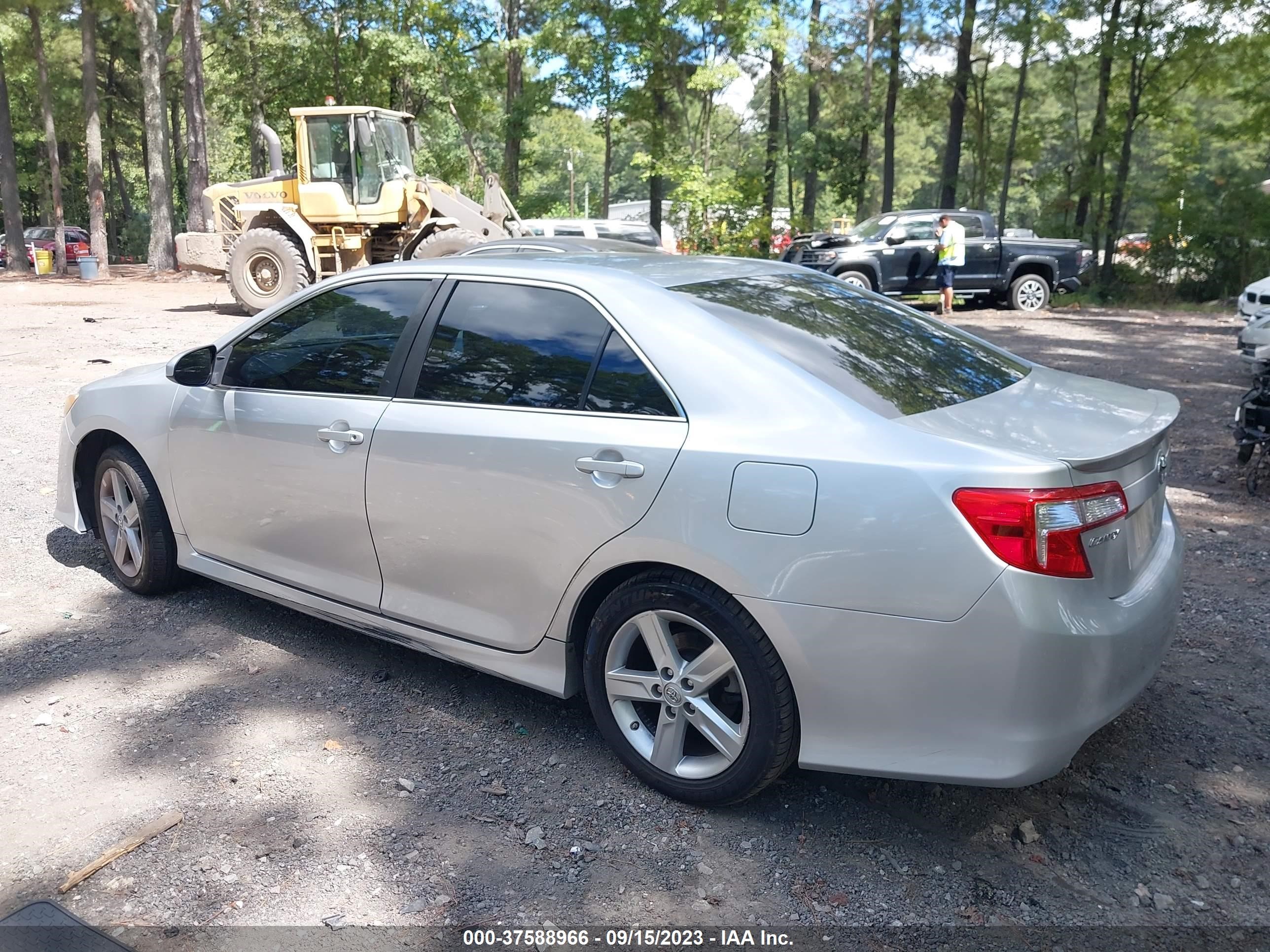 Photo 2 VIN: 4T1BF1FK5DU237566 - TOYOTA CAMRY 