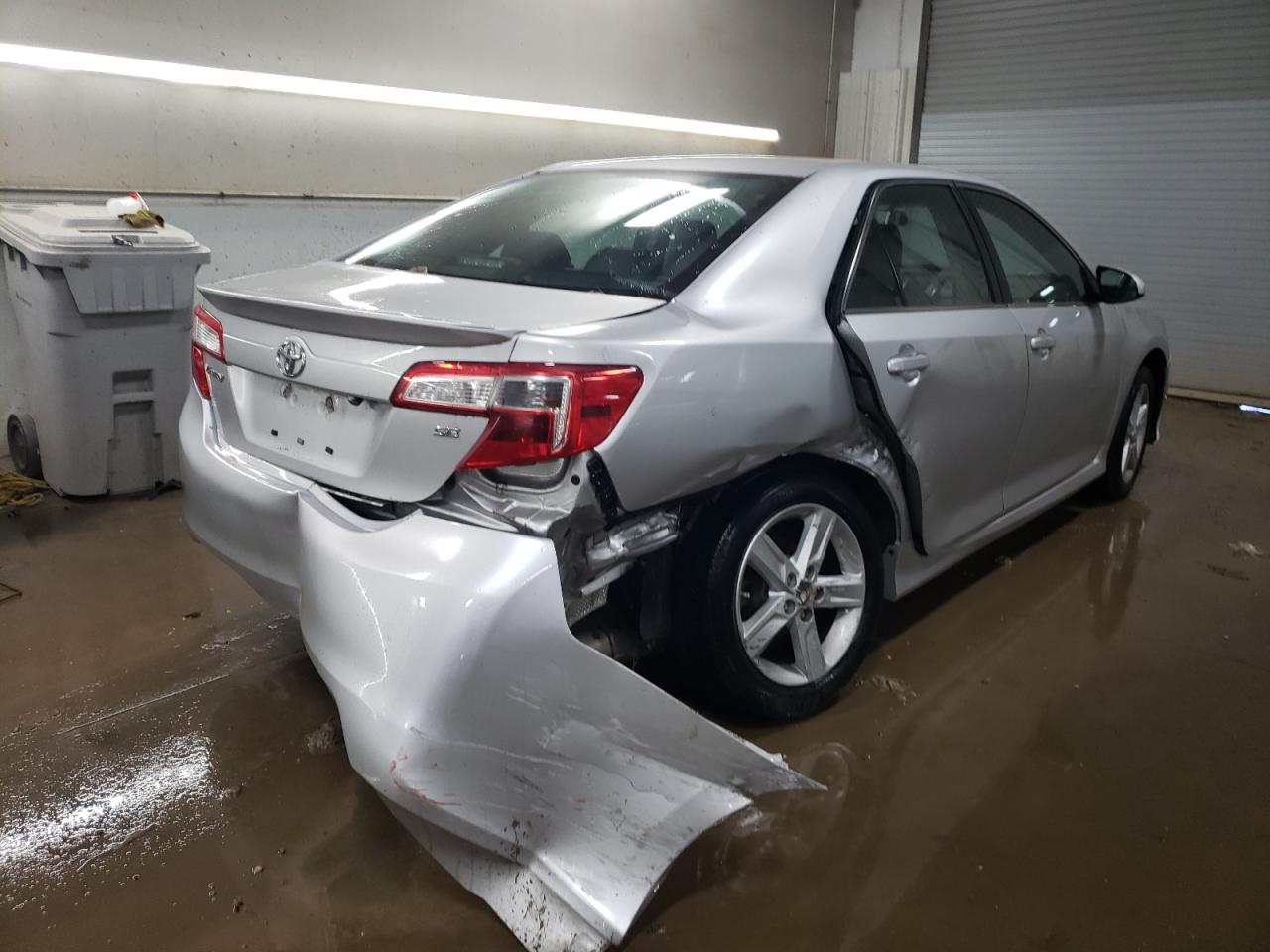 Photo 2 VIN: 4T1BF1FK5DU273807 - TOYOTA CAMRY 