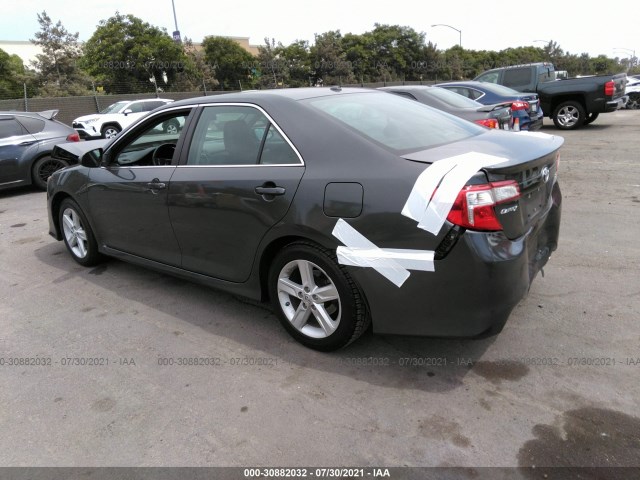 Photo 2 VIN: 4T1BF1FK5DU689694 - TOYOTA CAMRY 