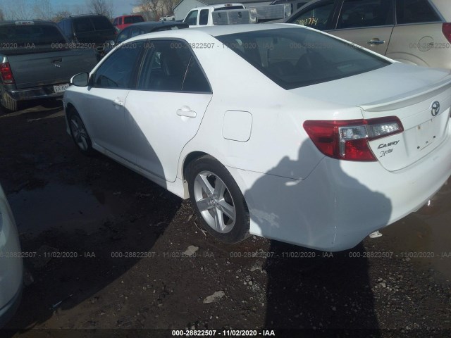 Photo 2 VIN: 4T1BF1FK5DU699786 - TOYOTA CAMRY 