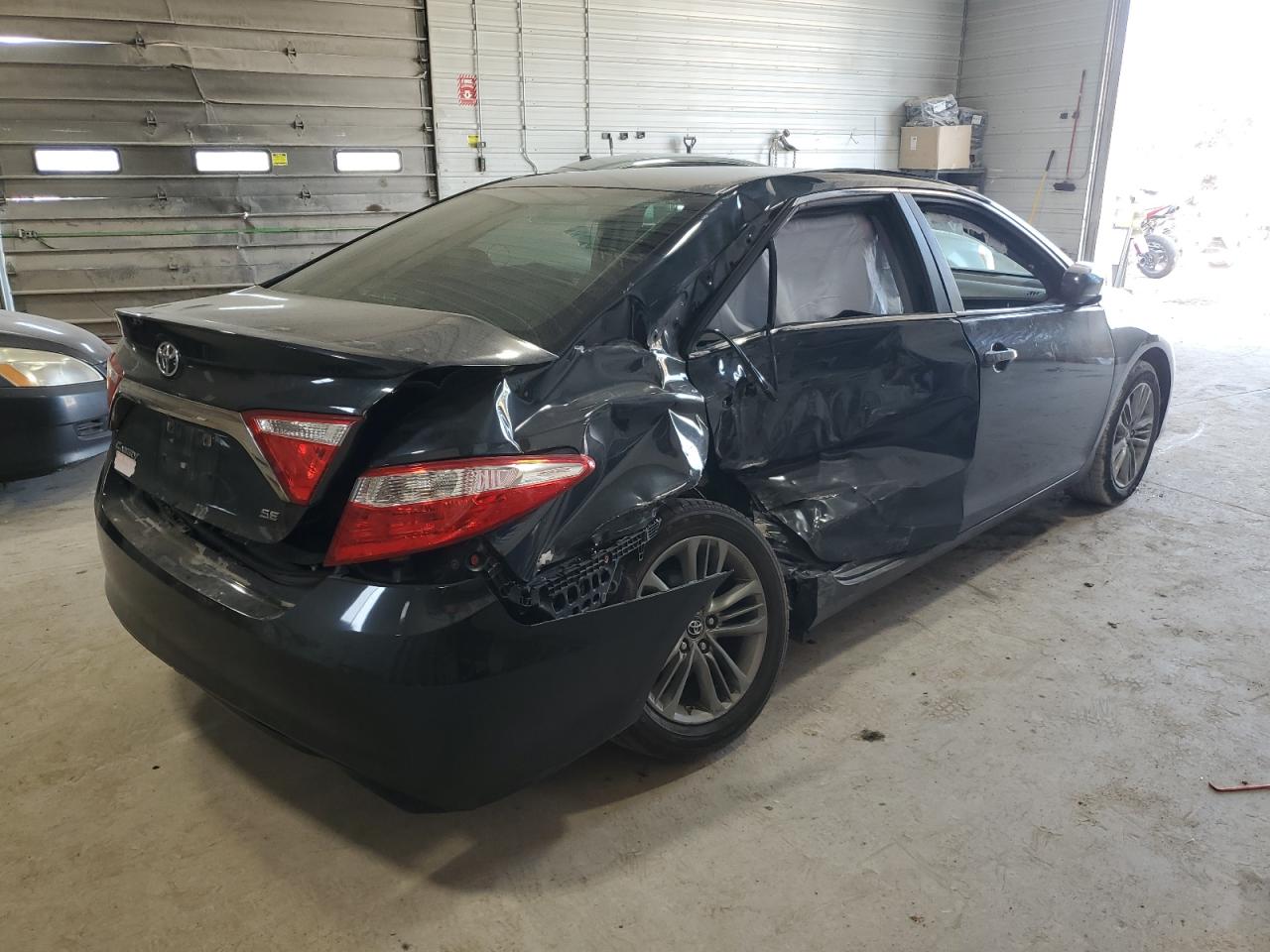 Photo 2 VIN: 4T1BF1FK5GU221064 - TOYOTA CAMRY 