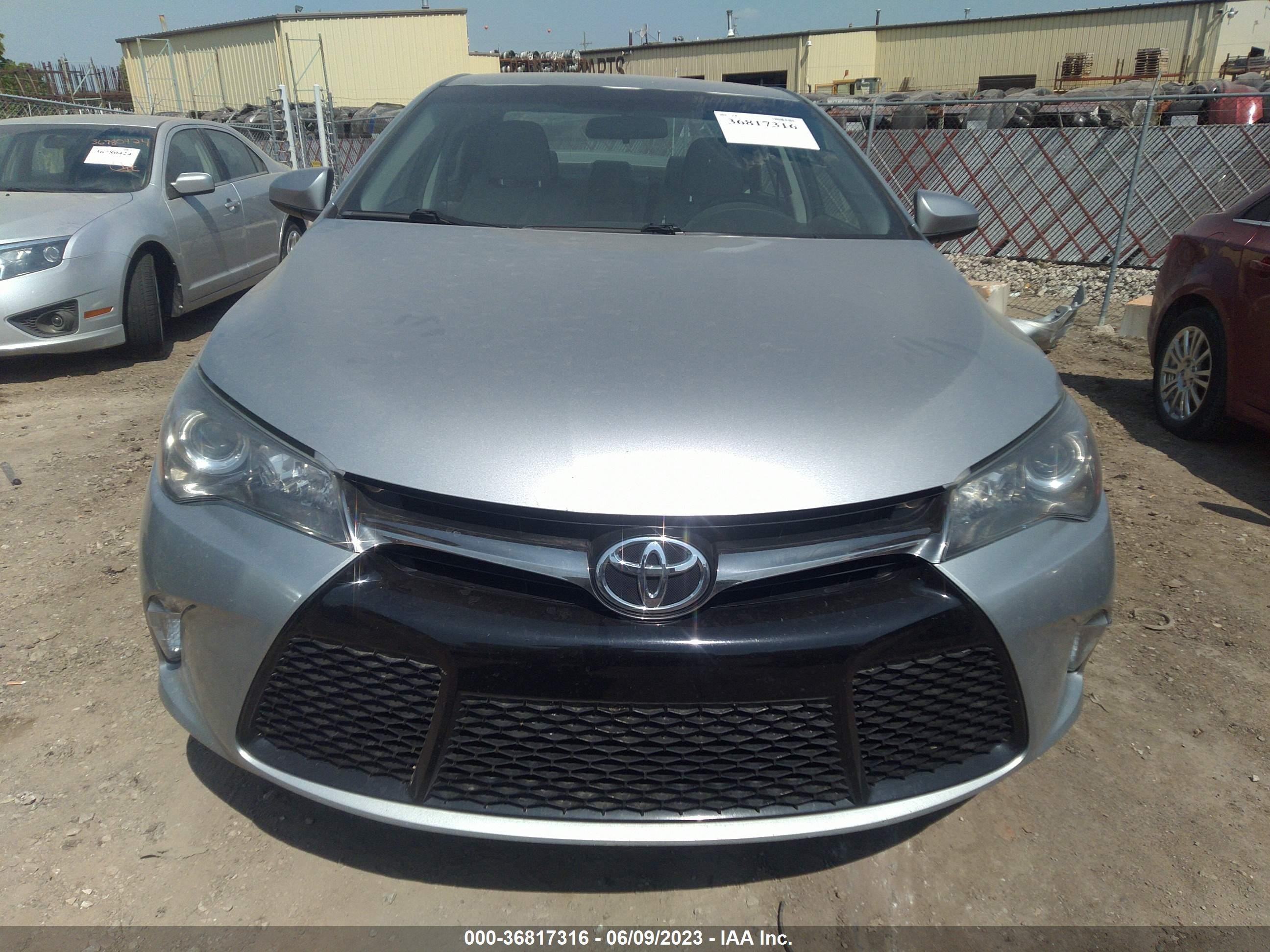 Photo 11 VIN: 4T1BF1FK5GU261189 - TOYOTA CAMRY 