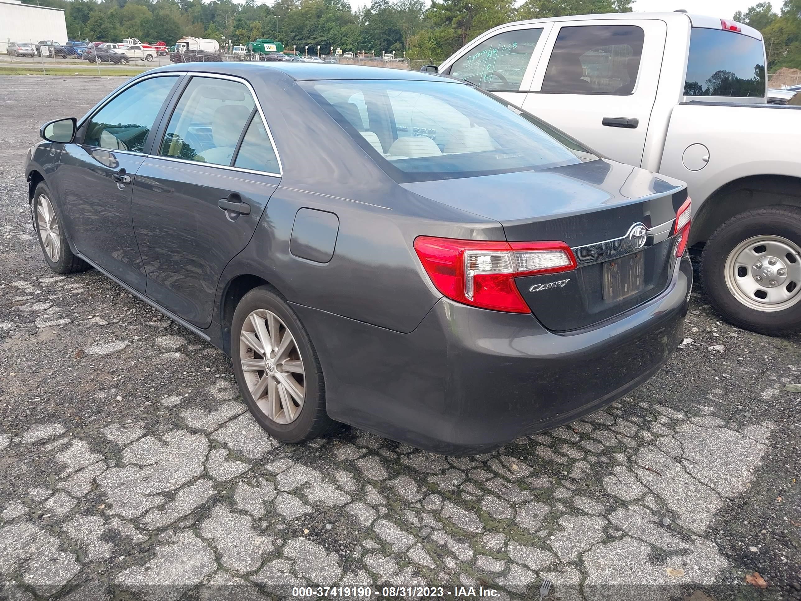 Photo 2 VIN: 4T1BF1FK6CU010983 - TOYOTA CAMRY 