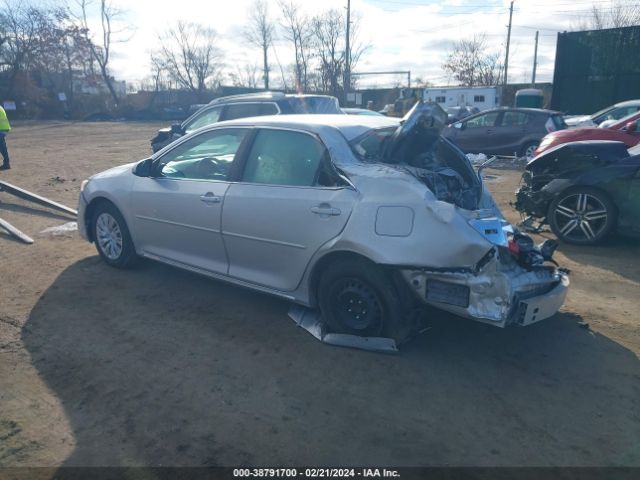 Photo 2 VIN: 4T1BF1FK6CU069760 - TOYOTA CAMRY 