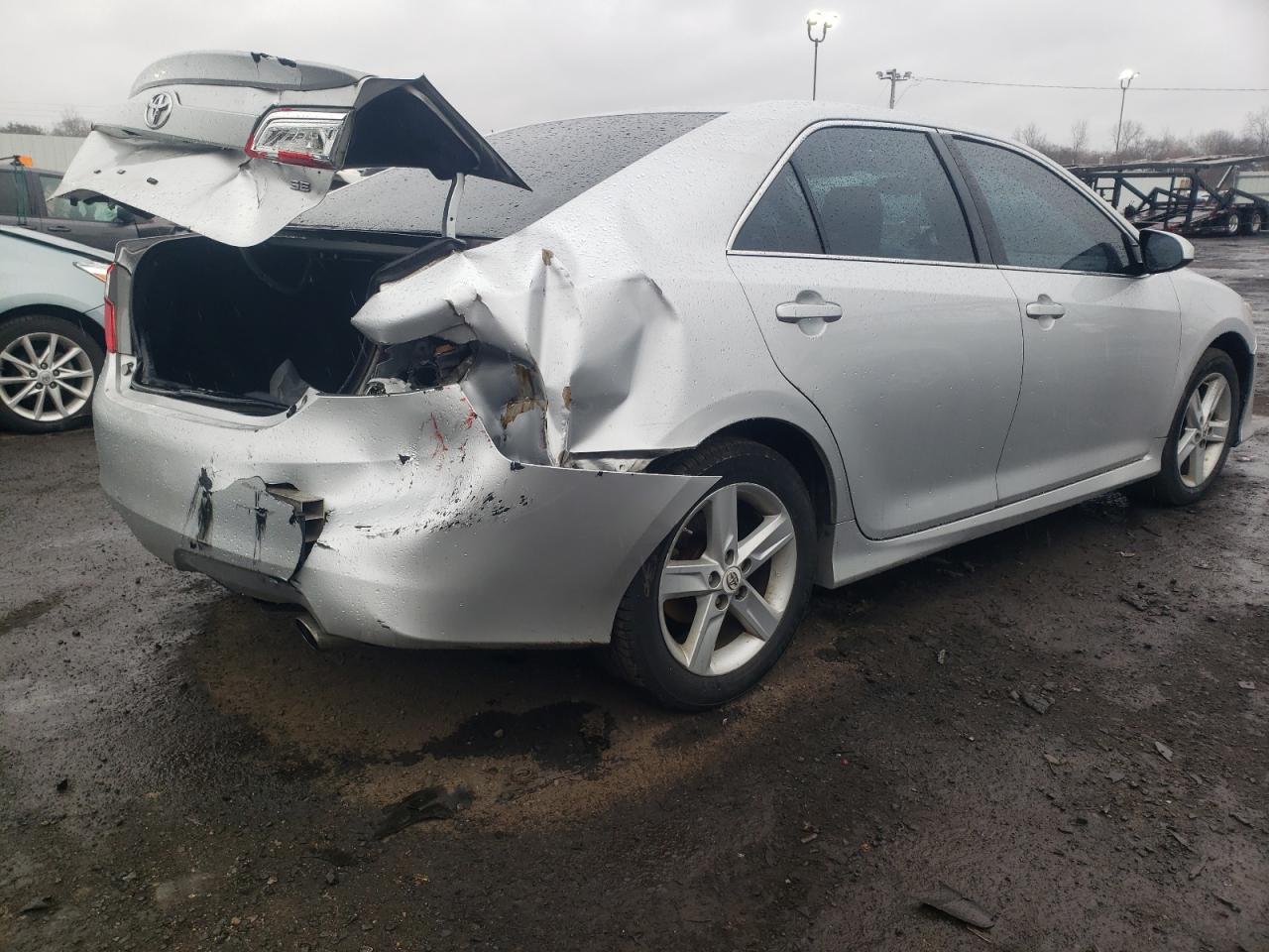 Photo 2 VIN: 4T1BF1FK6CU094643 - TOYOTA CAMRY 