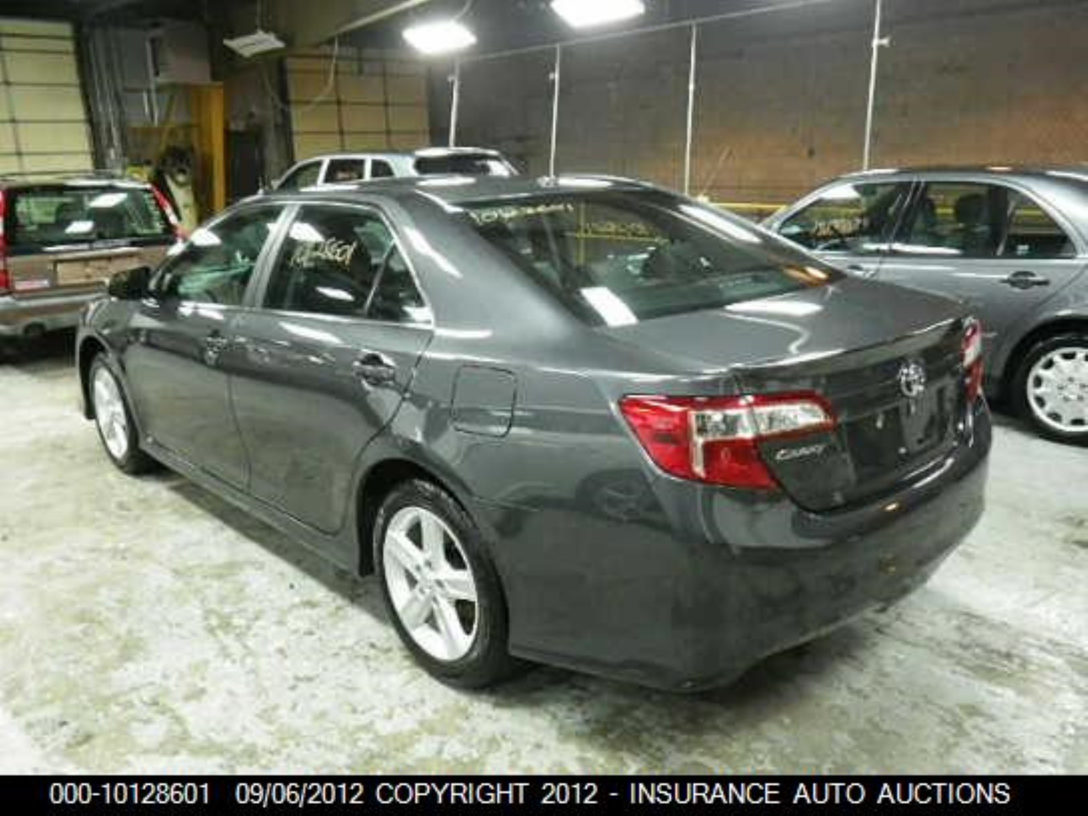 Photo 2 VIN: 4T1BF1FK6CU115359 - TOYOTA CAMRY 