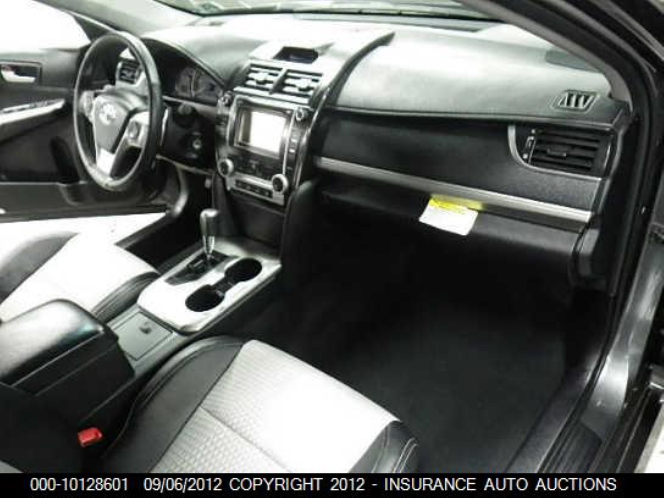 Photo 4 VIN: 4T1BF1FK6CU115359 - TOYOTA CAMRY 