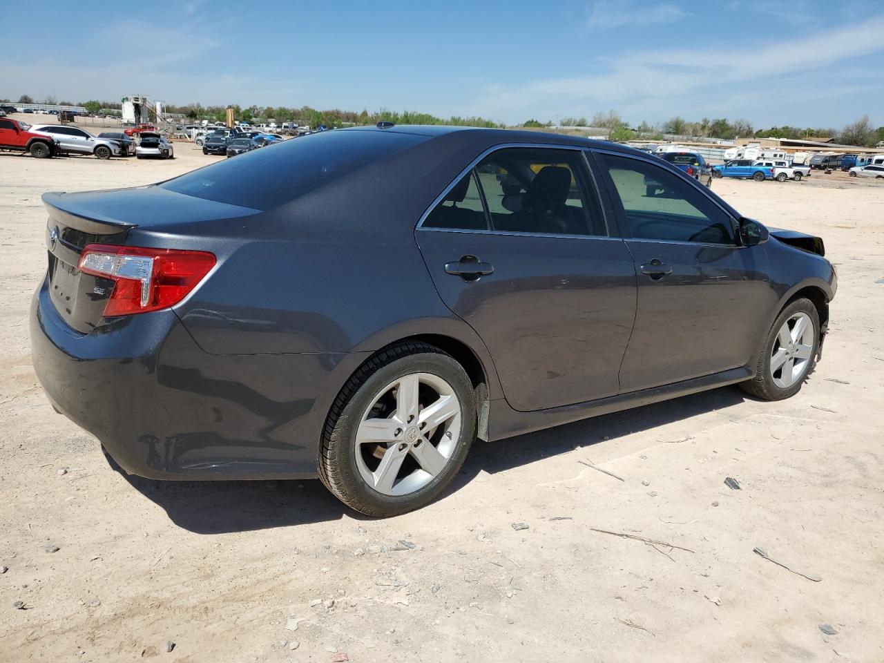 Photo 2 VIN: 4T1BF1FK6CU116995 - TOYOTA CAMRY 