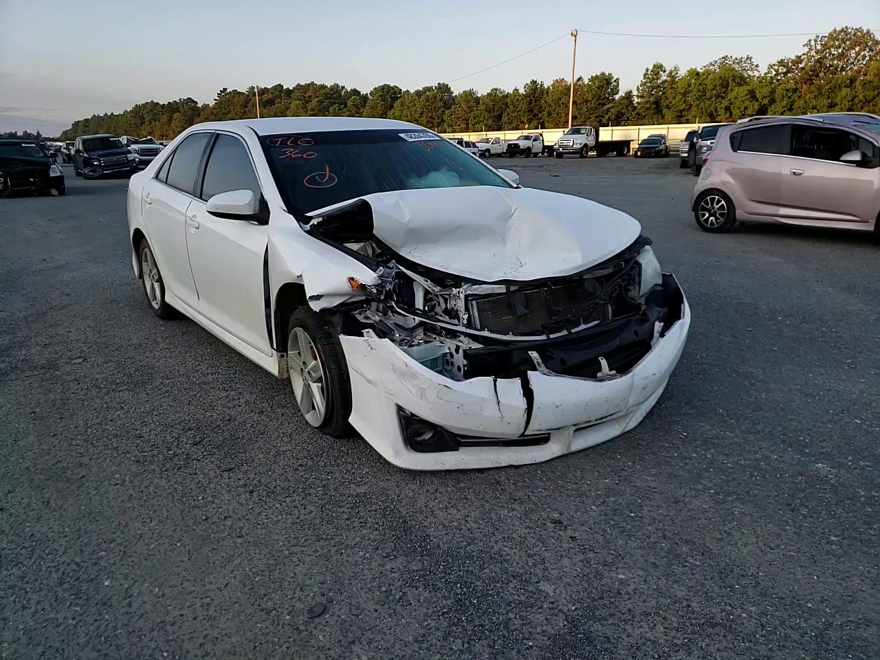 Photo 10 VIN: 4T1BF1FK6CU558661 - TOYOTA CAMRY 