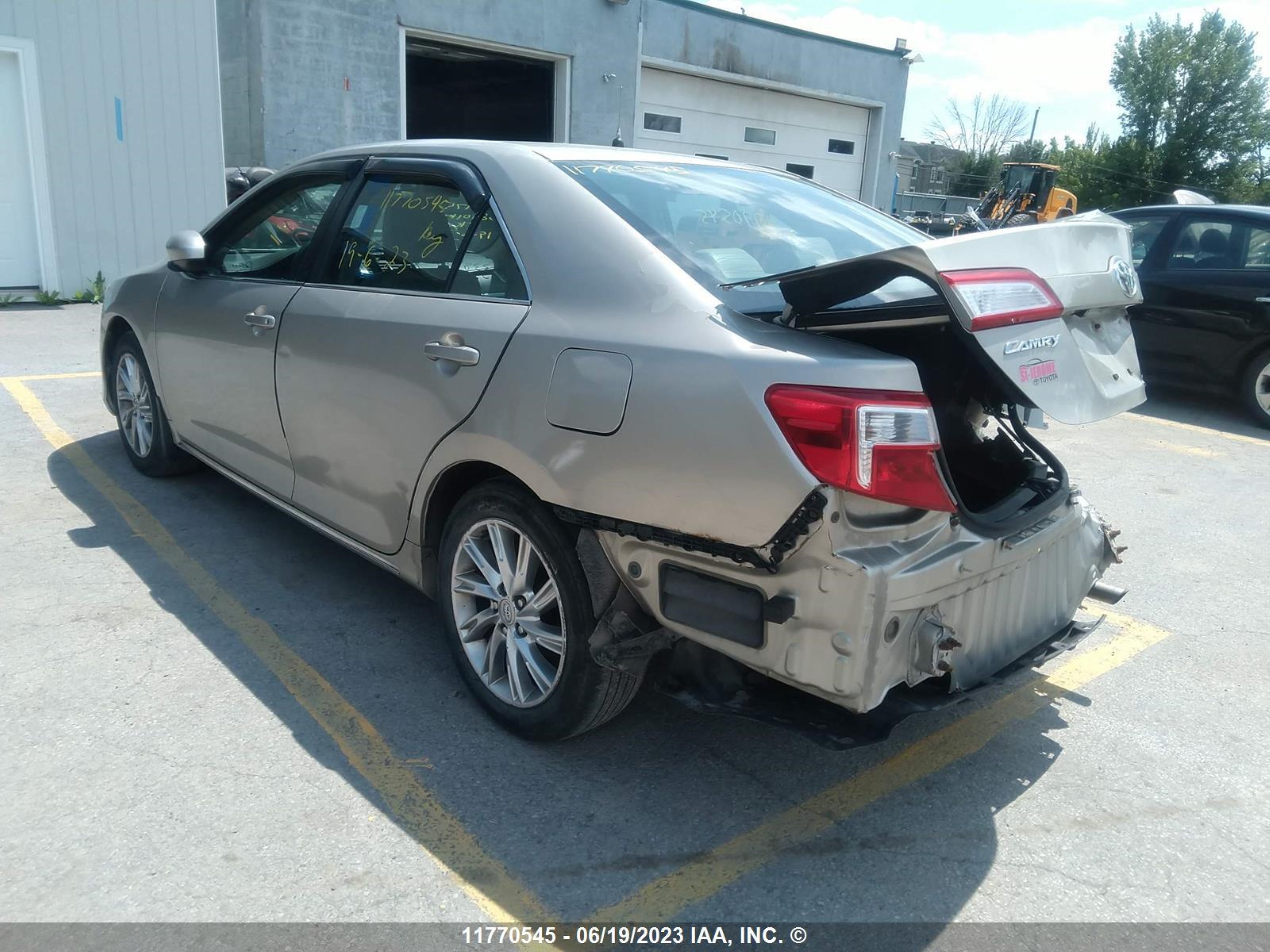 Photo 2 VIN: 4T1BF1FK6EU301745 - TOYOTA CAMRY 