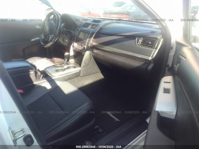 Photo 4 VIN: 4T1BF1FK6EU319811 - TOYOTA CAMRY 