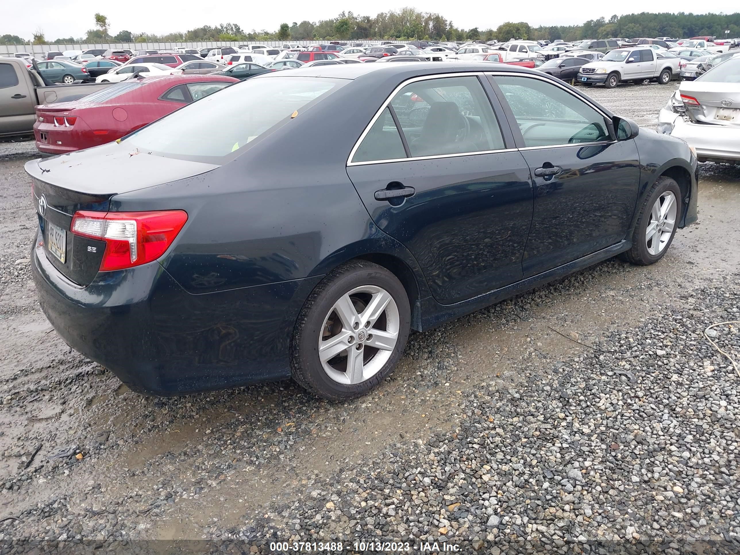 Photo 3 VIN: 4T1BF1FK6EU420735 - TOYOTA CAMRY 