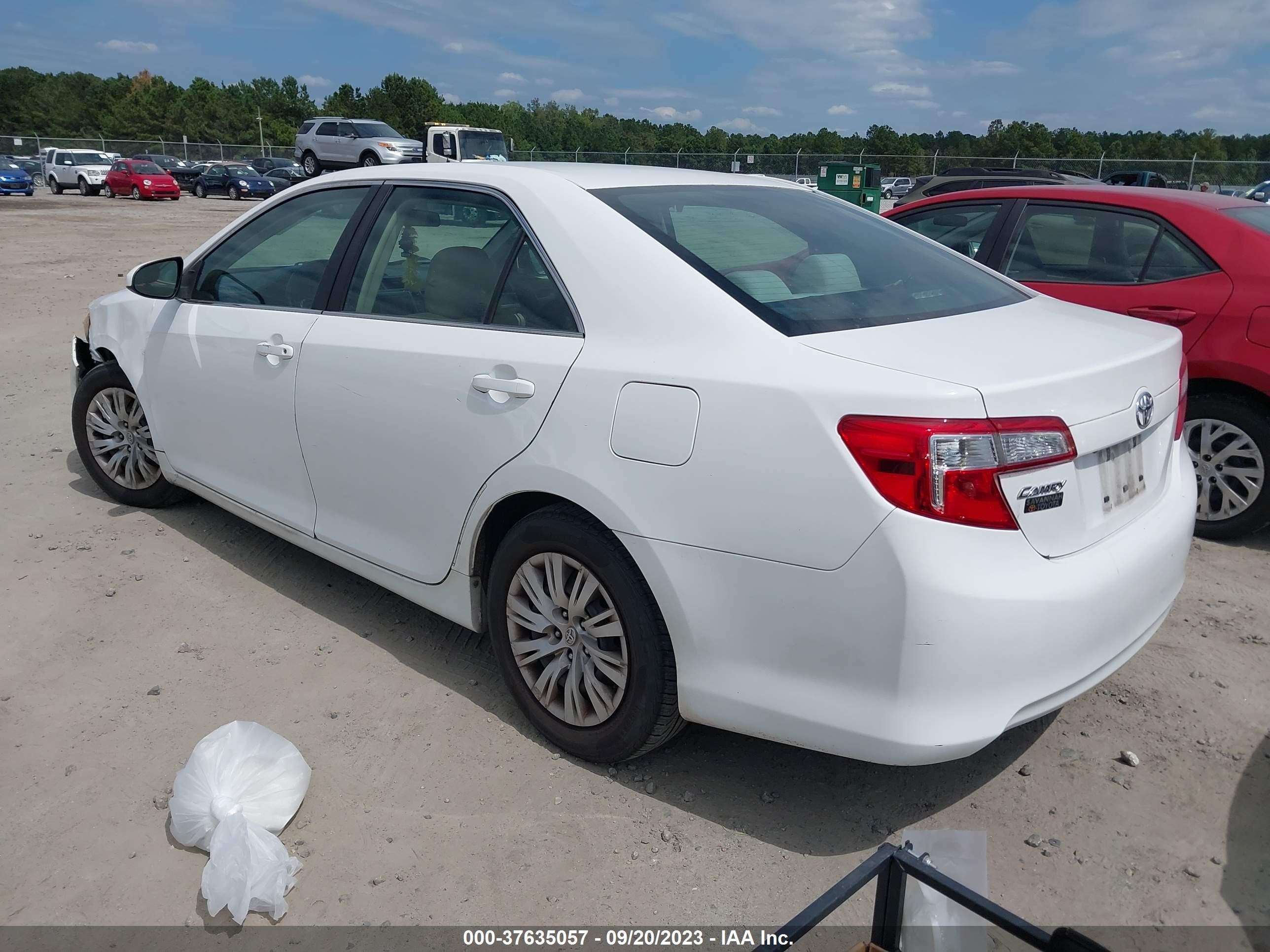 Photo 2 VIN: 4T1BF1FK6EU834985 - TOYOTA CAMRY 