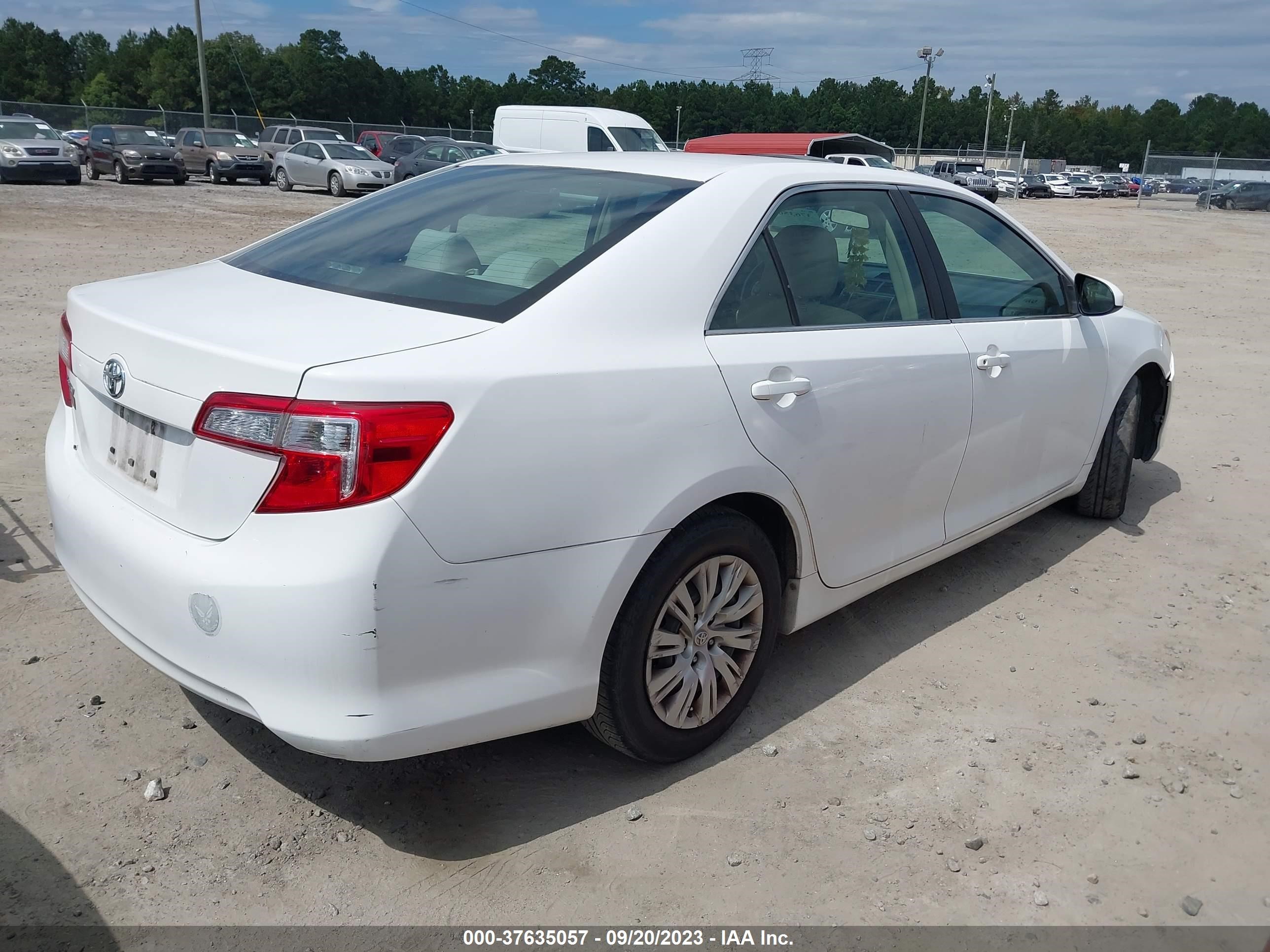 Photo 3 VIN: 4T1BF1FK6EU834985 - TOYOTA CAMRY 