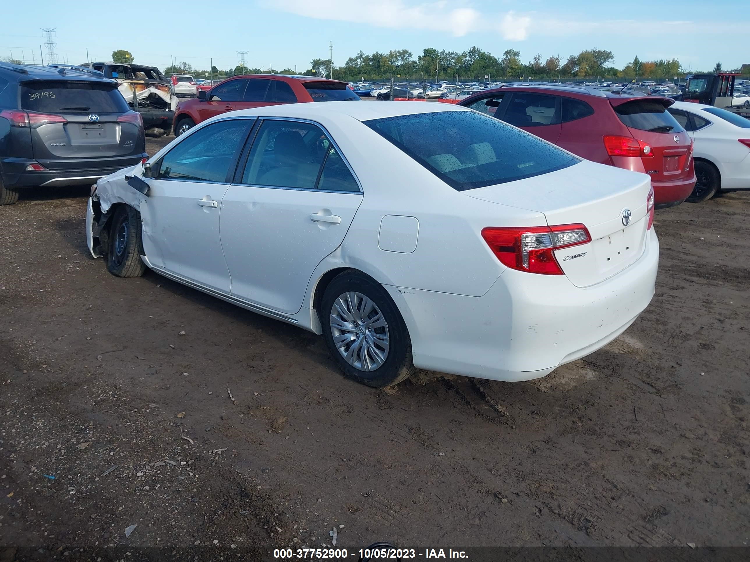 Photo 2 VIN: 4T1BF1FK6EU848935 - TOYOTA CAMRY 