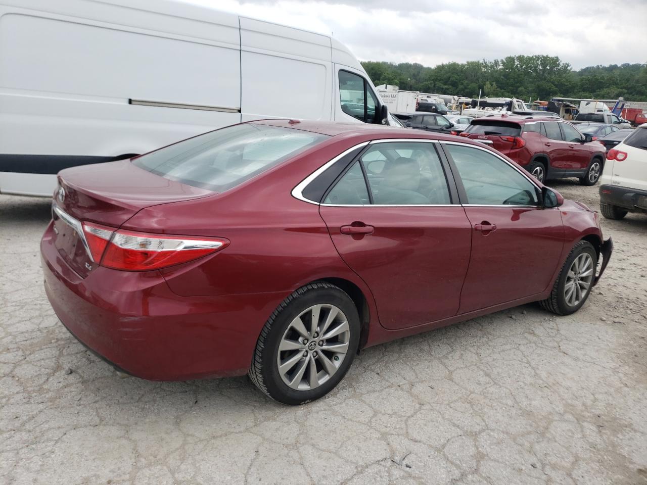 Photo 2 VIN: 4T1BF1FK6FU920539 - TOYOTA CAMRY 