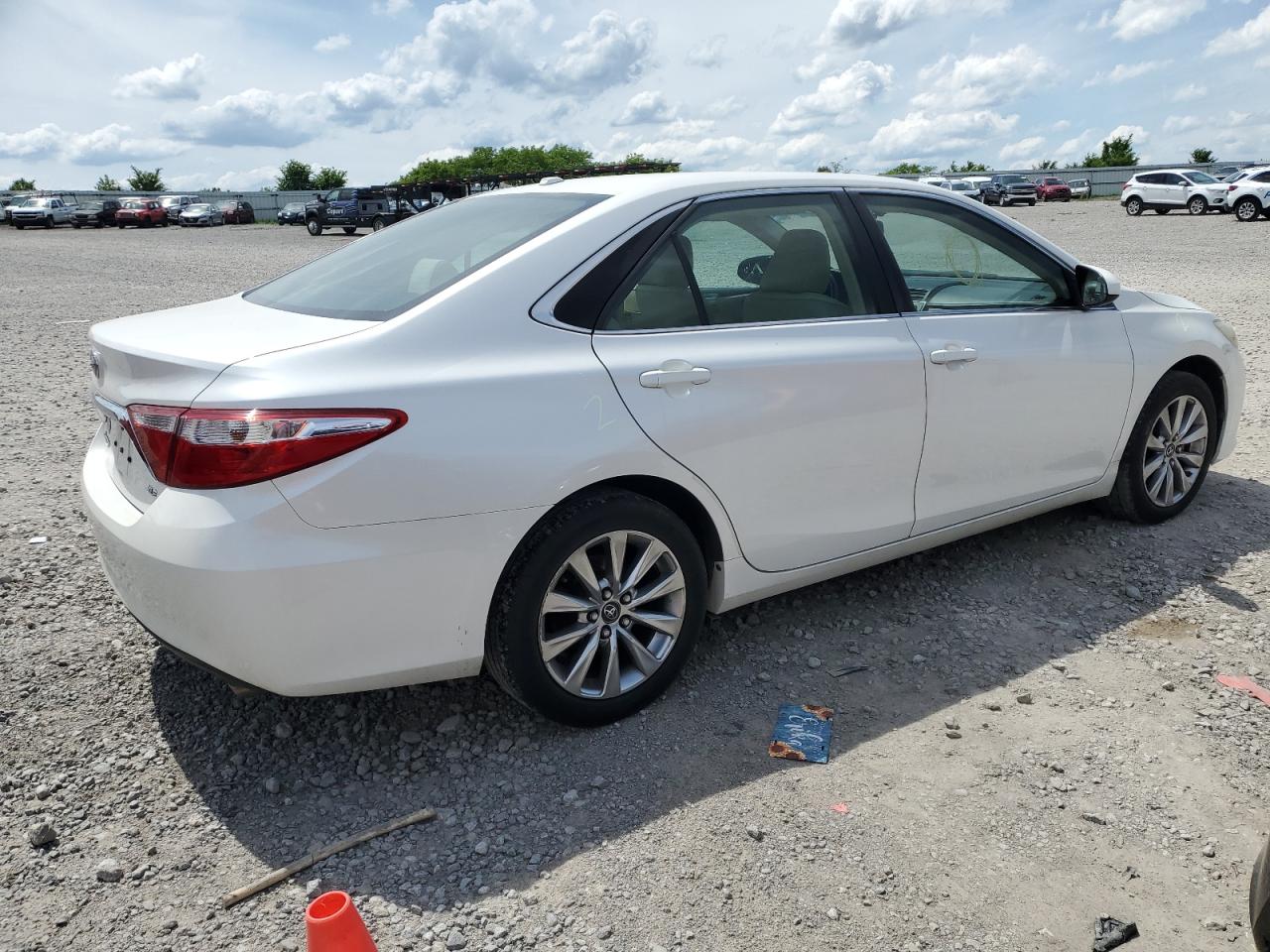 Photo 2 VIN: 4T1BF1FK6FU922033 - TOYOTA CAMRY 