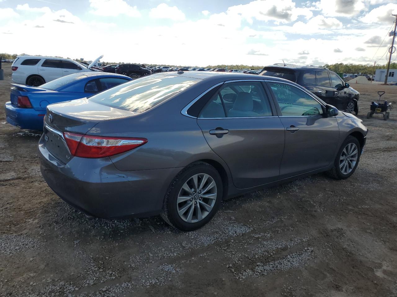 Photo 2 VIN: 4T1BF1FK6HU315908 - TOYOTA CAMRY 