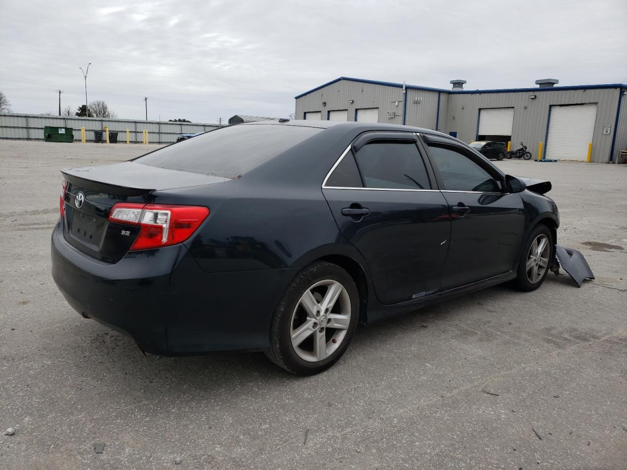 Photo 2 VIN: 4T1BF1FK7CU009695 - TOYOTA CAMRY 