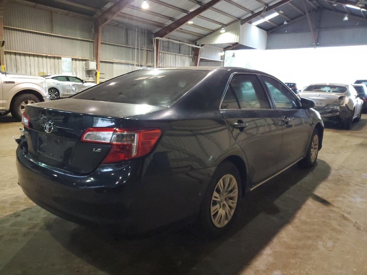 Photo 2 VIN: 4T1BF1FK7CU088947 - TOYOTA CAMRY 