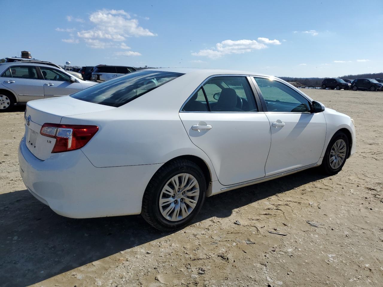 Photo 2 VIN: 4T1BF1FK7CU550536 - TOYOTA CAMRY 