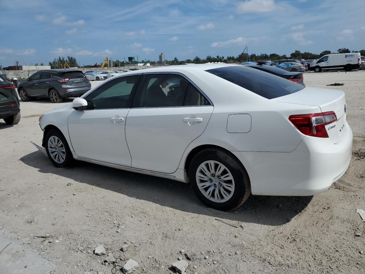 Photo 1 VIN: 4T1BF1FK7CU556420 - TOYOTA CAMRY 