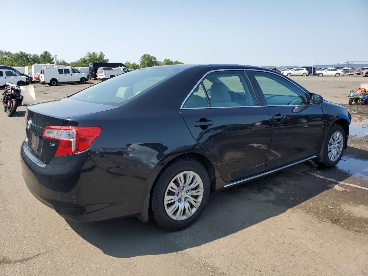 Photo 2 VIN: 4T1BF1FK7DU297252 - TOYOTA CAMRY 