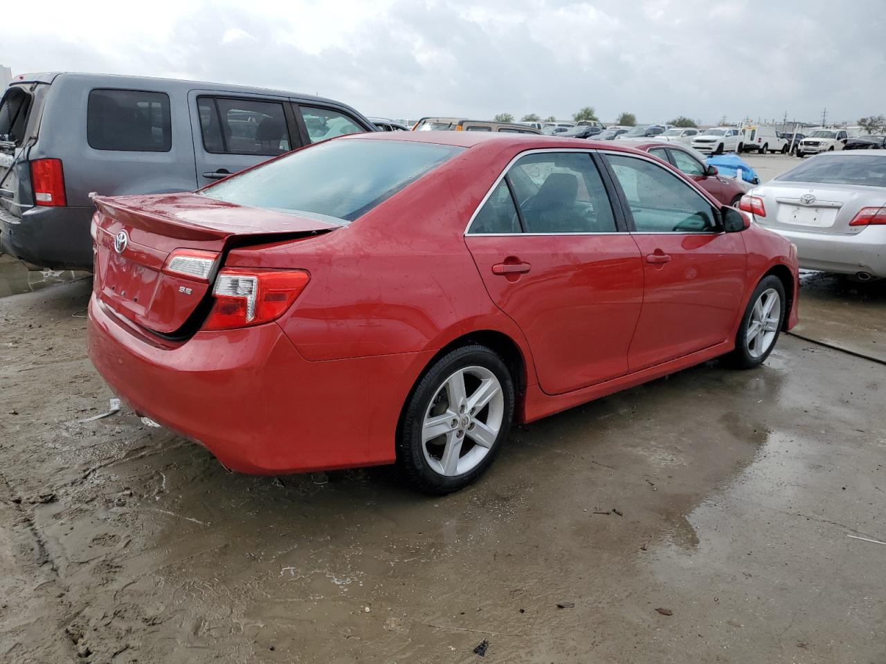 Photo 2 VIN: 4T1BF1FK7DU714689 - TOYOTA CAMRY 