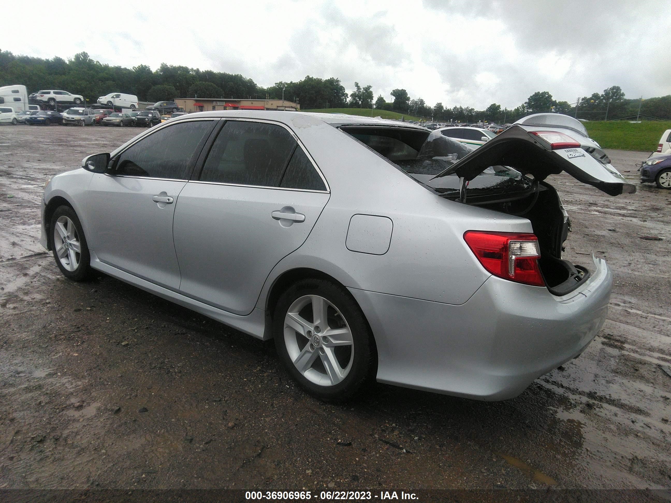 Photo 2 VIN: 4T1BF1FK7EU450097 - TOYOTA CAMRY 